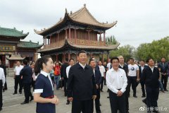  习近平考察嘉峪关关城 